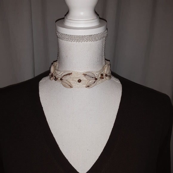Choker Necklace with Cowrie Sea Shells - Picture 1 of 6